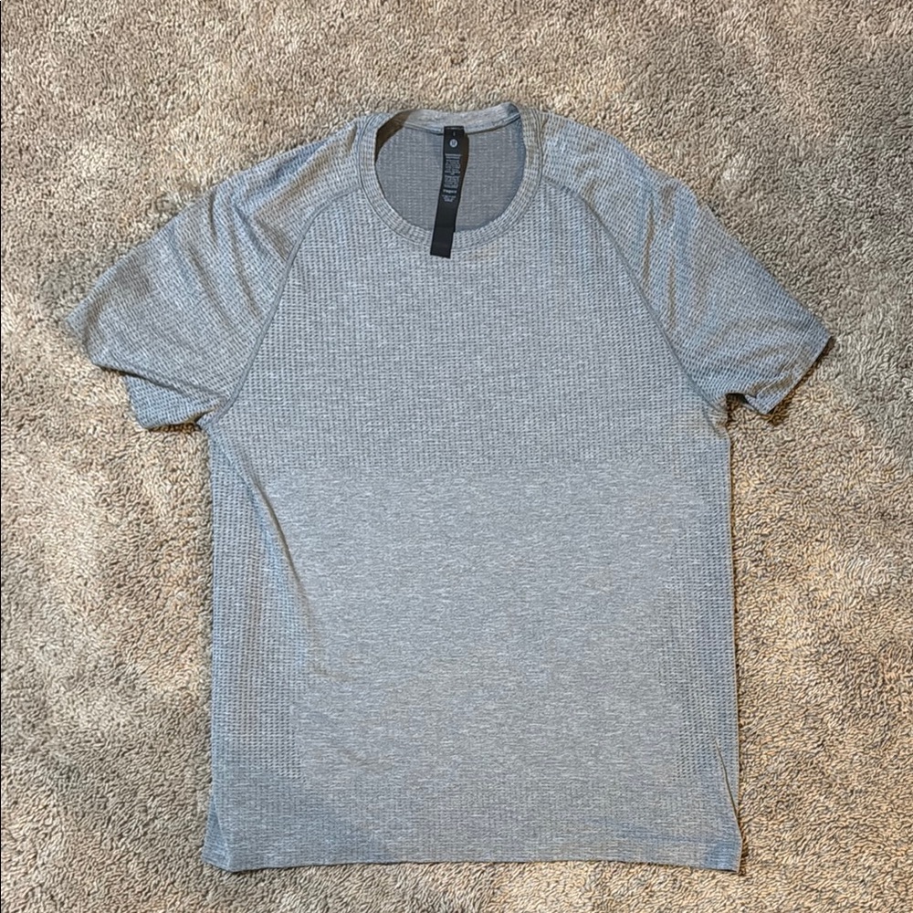 Men's lululemon Gray Short Sleeve Metal Vent